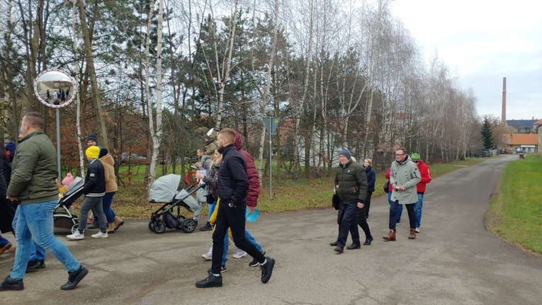 Orszak Trzech Króli 2023 w Łagiewnikach. Z radosnym śpiewem