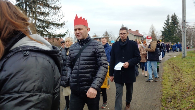 Orszak Trzech Króli 2023 w Łagiewnikach. Z radosnym śpiewem