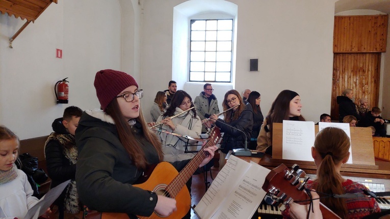 Orszak Trzech Króli 2023 w Łagiewnikach. Z radosnym śpiewem