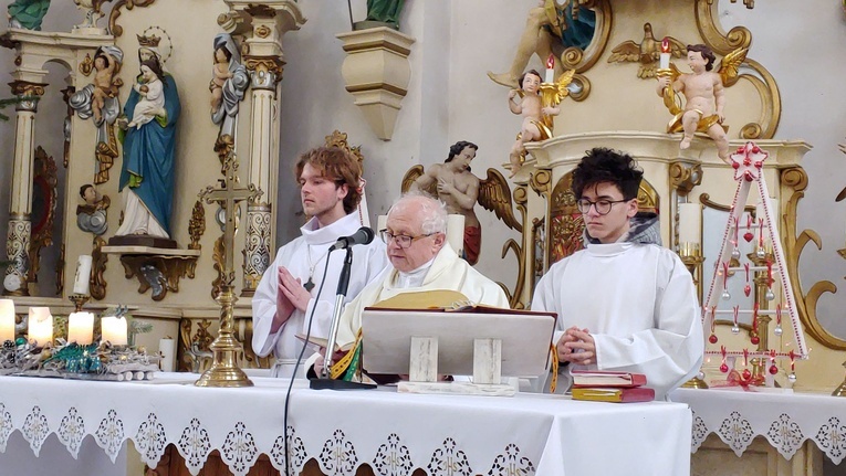 Orszak Trzech Króli 2023 w Łagiewnikach. Z radosnym śpiewem