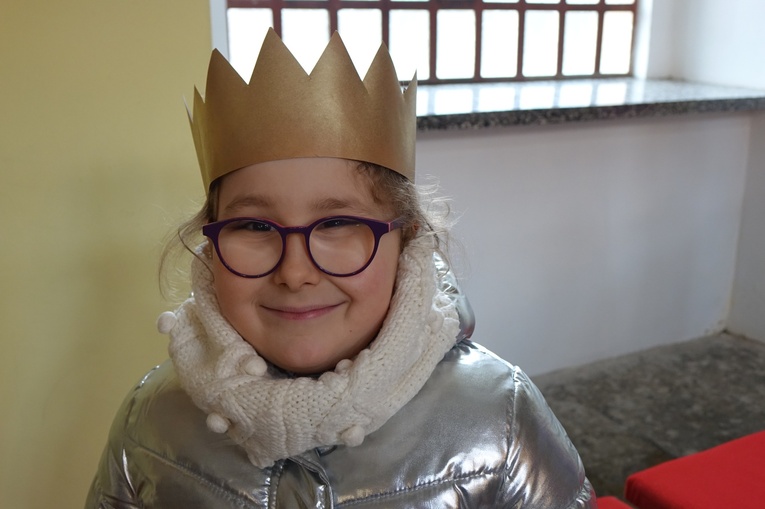 Orszak Trzech Króli 2023 w Walimiu. Z kościoła do kościoła