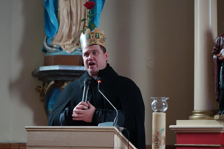 Orszak Trzech Króli 2023 w Walimiu. Z kościoła do kościoła