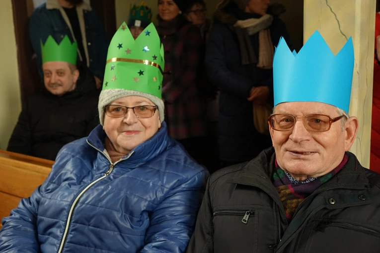 Orszak Trzech Króli 2023 w Walimiu. Z kościoła do kościoła