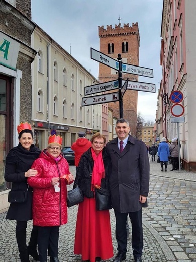 Orszak Trzech Króli 2023 w Ząbkowicach Śl. Kolędowali z Gennesaret