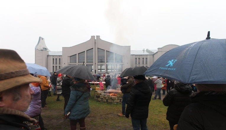 Orszak i kolędowanie we Wschowie