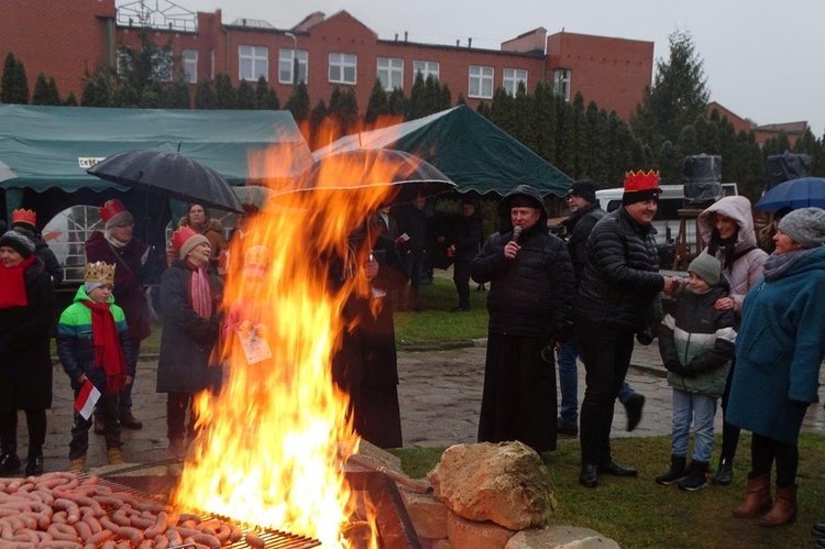 Orszak i kolędowanie we Wschowie