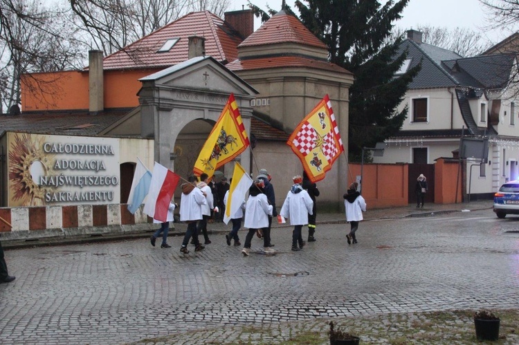 Orszak i kolędowanie we Wschowie