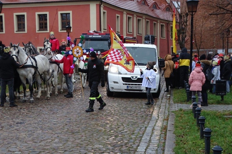 Orszak i kolędowanie we Wschowie