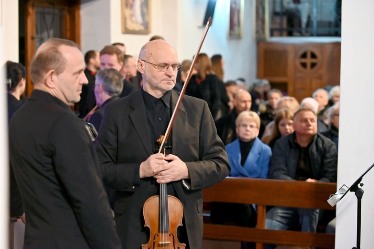 Świdnica. Koncert kolęd w parafii Miłosierdzia Bożego