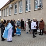 Uliczne jasełka i kolędowanie w Wilkowie