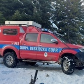 Beskidy. Trudne warunki na szlakach; jest ślisko i grząsko