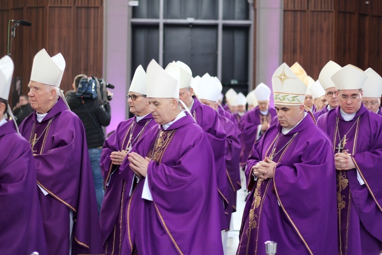 Msza św. żałobna za duszę papieża seniora Benedykta XVI