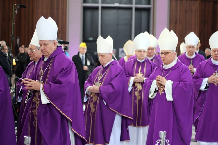 Msza św. żałobna za duszę papieża seniora Benedykta XVI