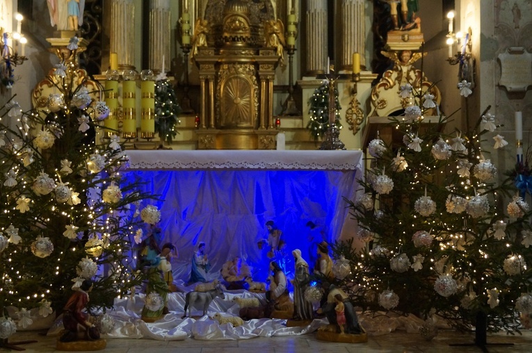 Dekoracja w parafii Wniebowzięcia NMP w Łaniętach.