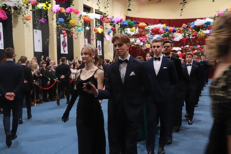 Studniówka w Liceum Ogólnokształcącym Pijarskiej Szkoły Królowej Pokoju w Łowiczu