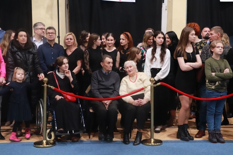Studniówka w Liceum Ogólnokształcącym Pijarskiej Szkoły Królowej Pokoju w Łowiczu
