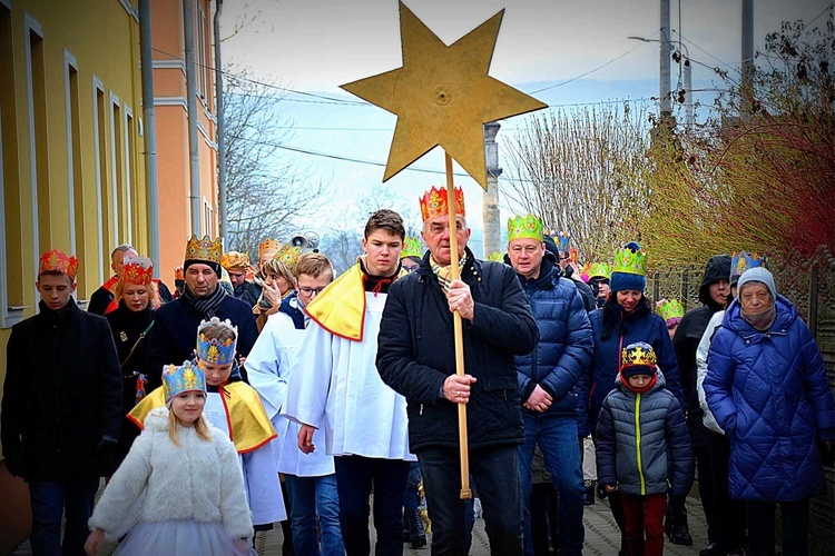 Orszak Trzech Króli 2023 w Krosnowicach. Jedyny na ziemi kłodzkiej