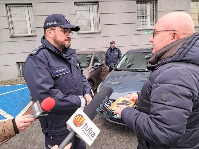 Chorzów. Prezydent przekazał policji nowe samochody