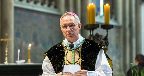 Papież przyjął arcybiskupa Georga Gänsweina. W tle krytyczna wobec Franciszka książka byłego sekretarza Benedykta XVI