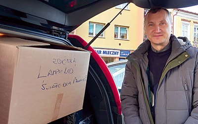 ▲	Ksiądz Jarosław Rudy wraca do Ukrainy z bardzo potrzebnymi urządzeniami.