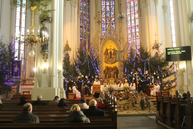 Rozpoczęli od Eucharystii