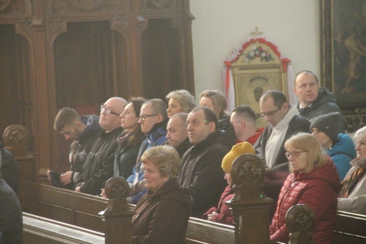 Rozpoczęli od Eucharystii