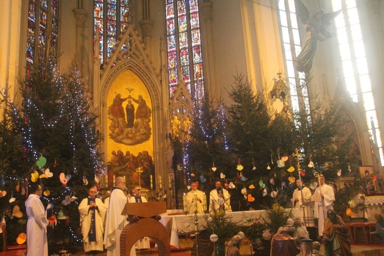 Rozpoczęli od Eucharystii