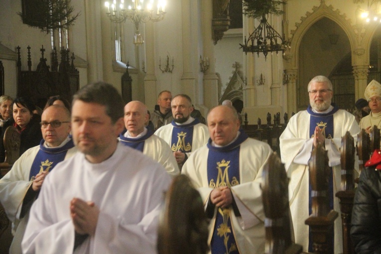 Rozpoczęli od Eucharystii