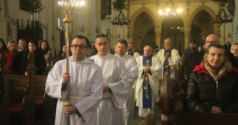 Rozpoczęli od Eucharystii