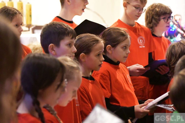 Kolędowanie z Cantemus Domino