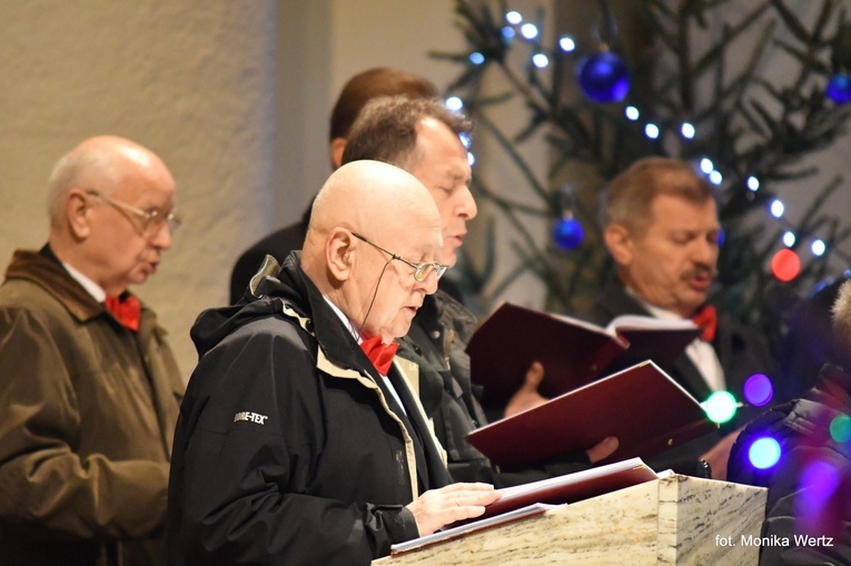 Kolędowanie z Cantemus Domino