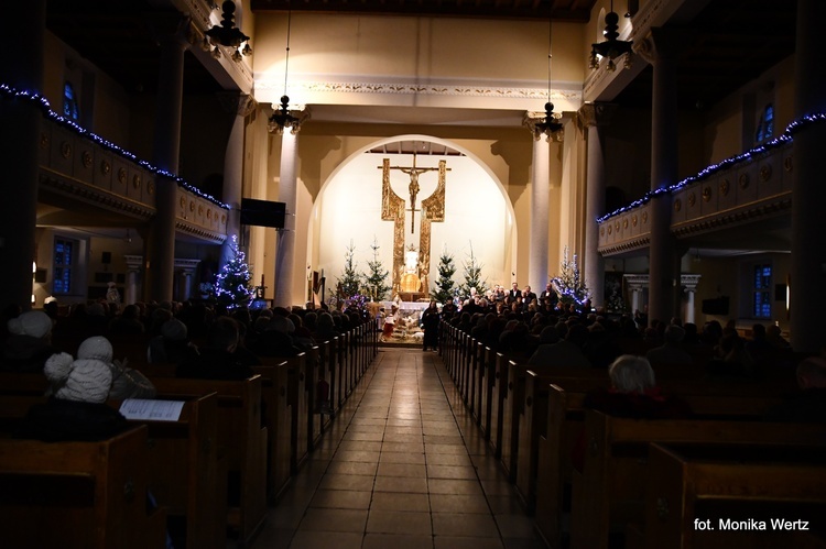 Kolędowanie z Cantemus Domino