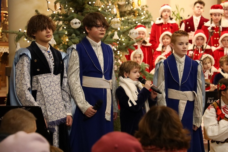 Koncert kolęd i pastorałek w wykonaniu zespołu "Racławice"