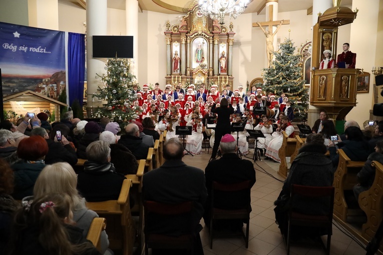 Koncert kolęd i pastorałek w wykonaniu zespołu "Racławice"