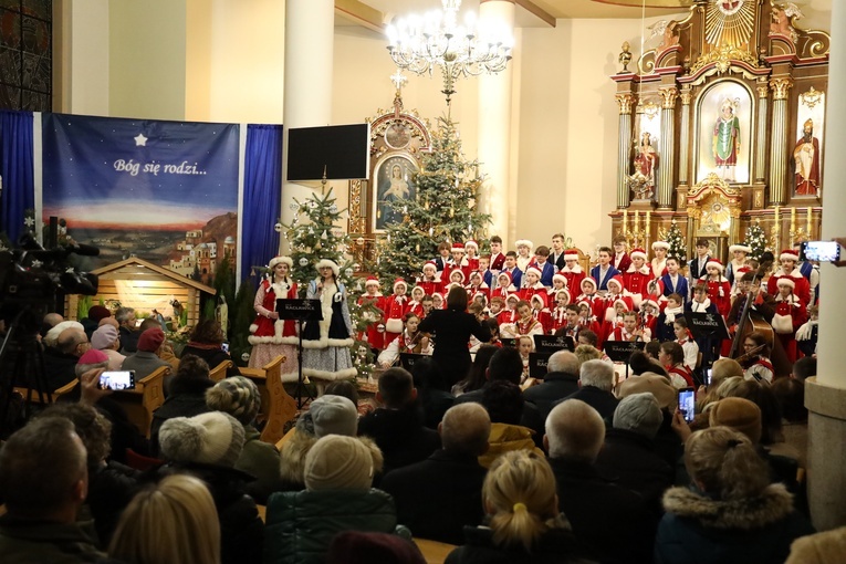 Koncert kolęd i pastorałek w wykonaniu zespołu "Racławice"