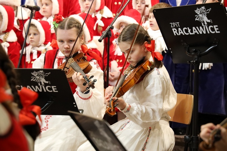 Koncert kolęd i pastorałek w wykonaniu zespołu "Racławice"