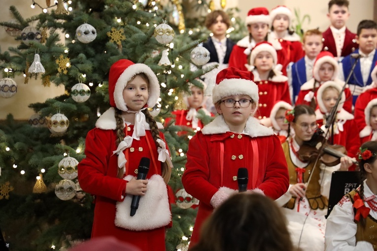 Koncert kolęd i pastorałek w wykonaniu zespołu "Racławice"