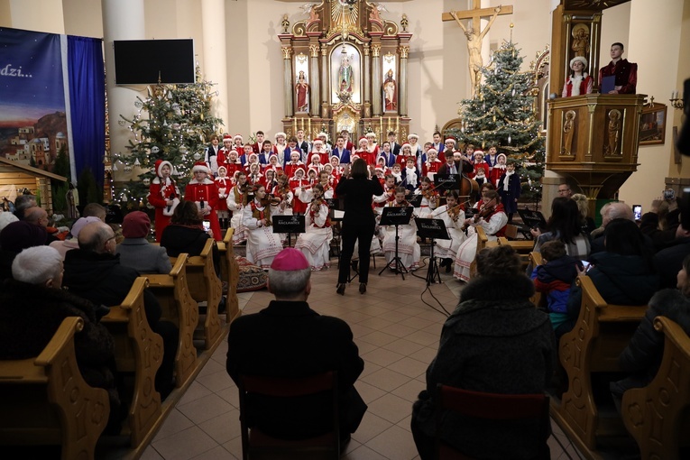 Koncert kolęd i pastorałek w wykonaniu zespołu "Racławice"
