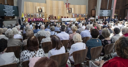 Pandemia obniżyła liczbę uczęszczających na niedzielne Msze św. Najnowsze dane ISKK