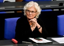 Niemcy: Minister obrony Christine Lambrecht podała się do dymisji