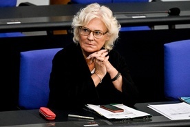 Niemcy: Minister obrony Christine Lambrecht podała się do dymisji