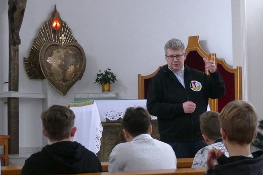 Liturgiczna Ekspedycja na ferie - ministranci i lektorzy zwiedzili kurię diecezjalną