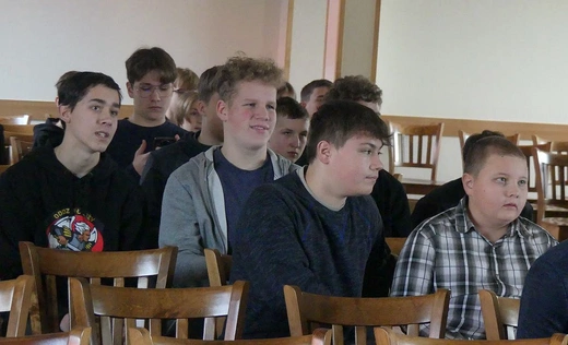 Liturgiczna Ekspedycja na ferie - ministranci i lektorzy zwiedzili kurię diecezjalną