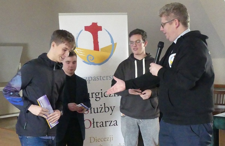 Liturgiczna Ekspedycja na ferie - ministranci i lektorzy zwiedzili kurię diecezjalną