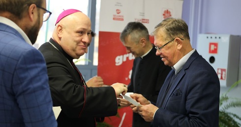 Opłatkowe życzenia złożyli sobie także bp Piotr Greger i prezes Piotr Ryszka.