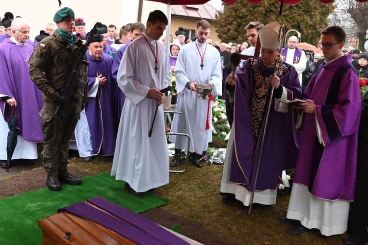 Kudowa-Zdrój. Pogrzeb ks. Jana Szetelnickiego