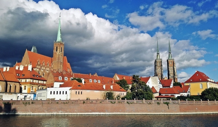 Religijność w archidiecezji wrocławskiej spada