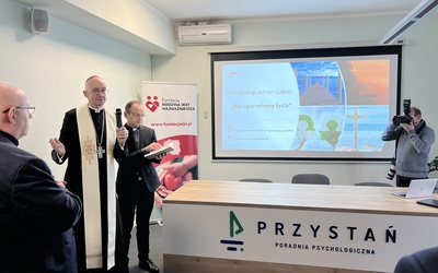 Archidiecezja. Abp Adrian Galbas poświęcił nową siedzibę poradni "Przystań"