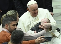 Szef watykańskiej dyplomacji: nie jest to dobry czas na papieską wizytę w Kijowie