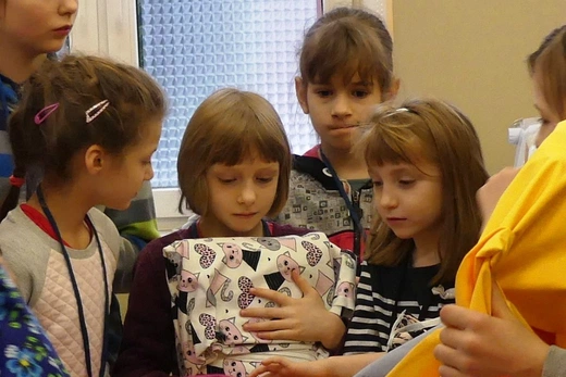 Feryjne warsztaty krawieckie dla dziewczynek z "Miastem na Górze"